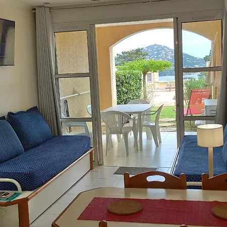 Apartman Agay Cap Esterel, Le Village Belvedere T2 Climatise Rez-de-jardin, Vue Mer, Piscine Et Parking Inclus